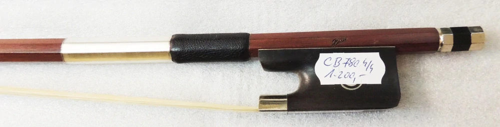 4/4 violoncellový smyčec