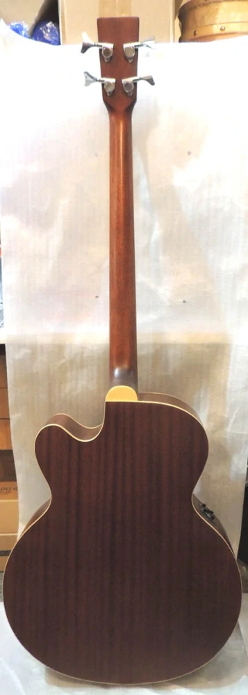 Elektroakustická baskytara TANGLEWOOD