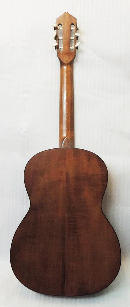 4/4 Klasická kytara AMADA